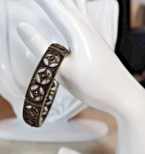 AVON Infinite Stars Stretch Bracelet Burnished Brass w/Rhinestones One Size - Picture 1 of 6