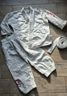Judoanzug Gr. 120 Judo Gi Ju Jutsu Kinder Anzug Starter Weiß mit Gürtel 3-8 Jahr - Bild 1 von 4