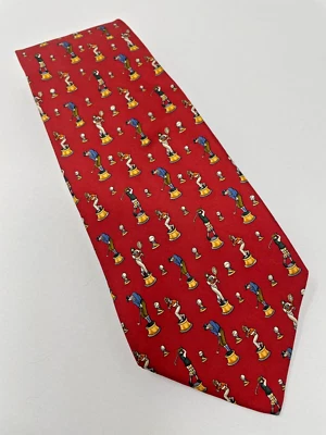 Motivo de tenis y golf Salvatore Ferragamo sobre fondo rojo seda hecha en Italia Foto 1 de 3