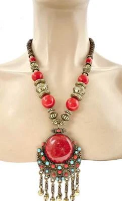 Collar Hippie Bohemio BOHO Estilo Étnico Rojo Colgante Flecos Declaración Audaz Foto 1 de 3