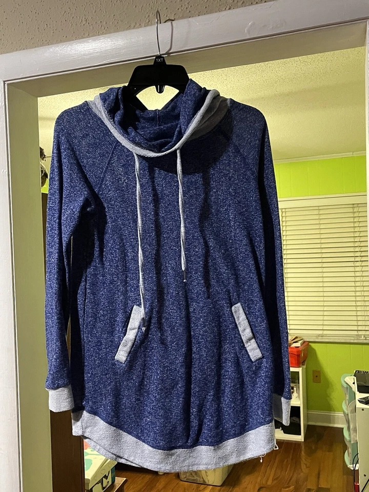 Sudadera con capucha azul manga larga Foto 1 de 1