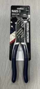 Klein Tools D2139NE74 Alicates de Liniero "AMERICAN FORGED" EE. UU. Bandera Grabado Láser - Imagen 1 de 1