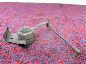 SENSOR DE ALTURA DE SUSPENSIÓN ACTIVA FRONTAL IZQUIERDO CADILLAC ESCALADE ESV 07-14 FABRICANTE DE EQUIPOS ORIGINALES CADILLAC - Imagen 1 de 3