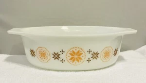 Vintage PYREX TOWN AND COUNTRY Oval Casserole Dish 1-1/2 QT #043  NO LID - Picture 1 of 10
