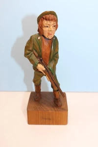 Estatuilla de cazador de madera tallada a mano vintage - Alemania - Imagen 1 de 7
