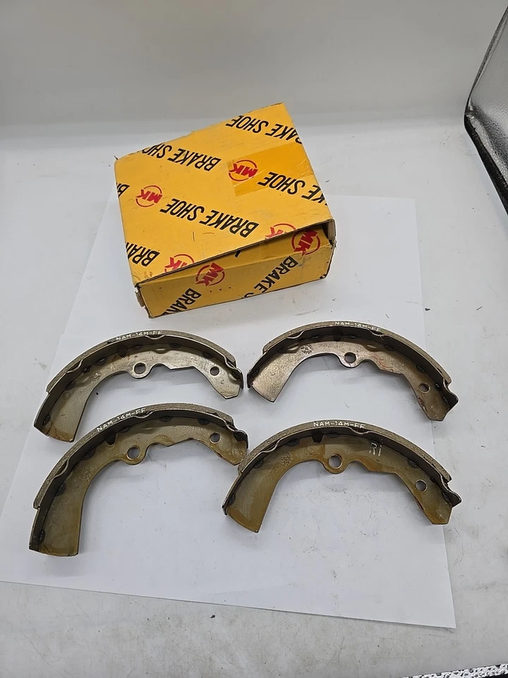 Zapatas de freno delanteras MK K-121 para Datsun Sunny B210 B110 Sunny Cab Cherry Cab Foto 1 de 4