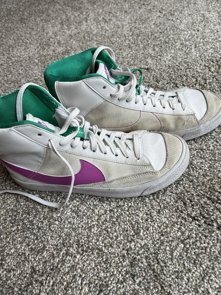 Nike Blazer Mid '77 SE D "Blanco/Fucsia Sueño/Verde Estadio" Jóvenes Niñas Talla 7.5 Foto 1 de 4