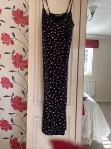 SUNDRESS BY PRETTYLITTLETHING SIZE 6 BLACK FLORAL - Picture 1 of 10