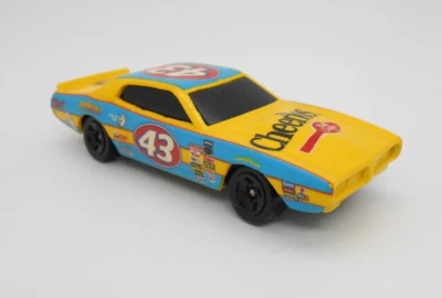 Hot Wheels #43 Petty Cheerios '74 Dodge Charger Diecast 1:64 Replica Vehicle - Image 1 of 4