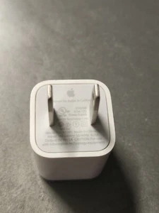 Genuine OEM Apple A1385 5W USB Travel Power Adapter Cube Charger iPhone iPad - Picture 1 of 3