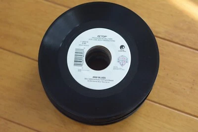ZZ TOP "2000 BLUES / VIVA LAS VEGAS" 45 RPM 7" VG/VG- RECORD [D31-86] - Image 1 of 4