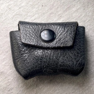 Mini Miniatur Ledertasche Tasche Druckknopf vorne klein klein 1" x 2" - Bild 1 von 5