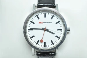 Armbanduhr,Mondaine, Bahnhofsuhr,SBB CFF FFS, schwarzes Lederband, die Uhr läuft - Bild 1 von 8