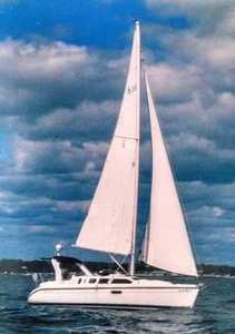 Hunter310 Sailboat - Picture 1 of 17