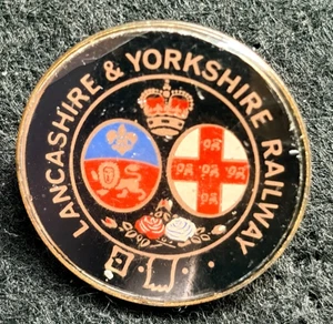 LANCASHIRE & YORKSHIRE RAILWAY VINTAGE PIN BADGE - Picture 1 of 3