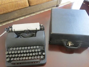 Vintage Smith Corona  " Floating Shift" Portable Typewriter  STORE WIDE SALE - Picture 1 of 6