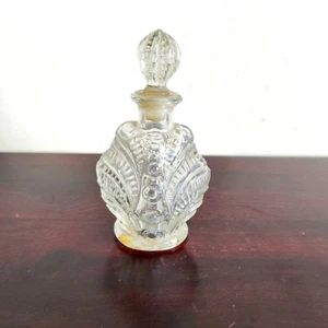 Vintage Beautiful Embossed Design Perfume Glass Bottle Rare Decorative GL148 - Picture 1 of 9