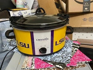 Crock-Pot NCAA LSU TIGERS 6-Quart Cook & Carry Oval Slow Cooker NIB - Picture 1 of 4