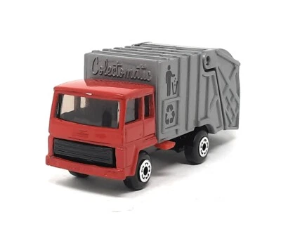 Matchbox n. 36 Camion dei rifiuti rosso grigio China Baseplate Superfast MBX ... - Immagine 1 di 2