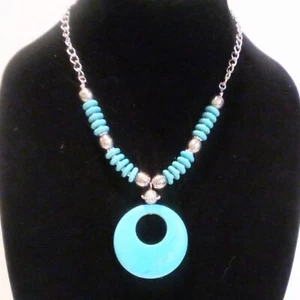 Southwestern Inspired Howlite and Silver Tone Necklace and Earring Set Demi - Picture 1 of 6