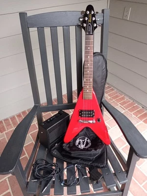 Gibson Maestro Roadie Mini-Flying V 2005/08 con todos los accesorios. Excelente estado. Foto 1 de 4