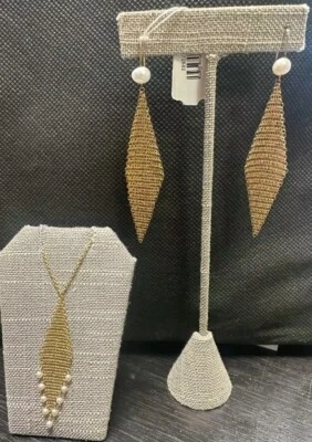 CONJUNTO -Tiffany & Co Malla de Oro 18K con Perlas, Collar y Pendientes en Forma de Diamante Foto 1 de 4