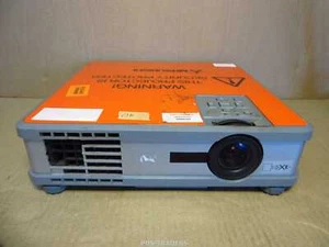 Projecteur Mitsubishi XL9U XGA 3LCD 2000 LUMENS - Pas de télécommande - TESTÉ OK - Photo 1/3