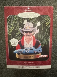 HALLMARK KEEPSAKE ORNAMENT RICHARD PETTY STOCK CAR CHAMPION W/ CARD NEW IN BOX - Picture 1 of 6