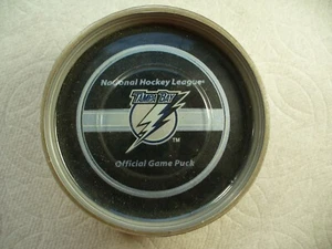 NHL Tampa Bay Lightning 08 Bettman Circa Oficial Juego Disco de Hockey Coleccionar Discos - Imagen 1 de 5