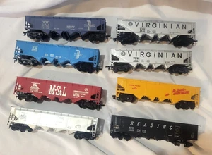 Lot of 8 HO Scale Hoppers - Picture 1 of 10