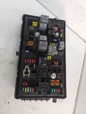 Motor de caixa de fusíveis sem lâmpadas de neblina compatível com 10-11 SRX 647640 - Imagem 1 de 4