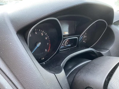 Medidor de velocímetro usado se adapta a: Ford Focus Cluster 2015 modelos de gasolina MPH SE ID F Foto 1 de 4