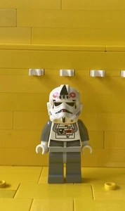 Lego Star Wars Minifigura: sw0262 AT-AT Driver - Set 8084, 8129 - Imagen 1 de 5