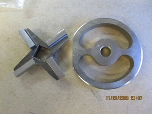 #12 GRINDER 2 HOLE KIDNEY PLATE & KNIFE SET - Picture 1 of 1