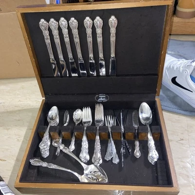Vintage 1847 Rogers Bros IS Heritage Silverplate Flatware Set – 54 Pieces + Case - Image 1 of 4