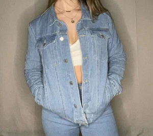 Boohoo Petite Oversized Denim Jacket - Picture 1 of 3