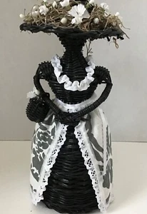 HAWAIIAN STRAW DOLL BY CHRISTINE MAYURAL - Picture 1 of 3