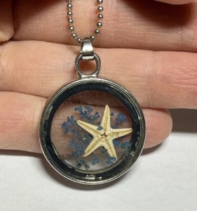 Vintage gepresste Blume kleine Miniatur Seestern Anhänger Halskette R1614 - Bild 1 von 5