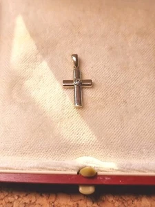 Diamond Cross Yellow Gold Hallmarked - Picture 1 of 5