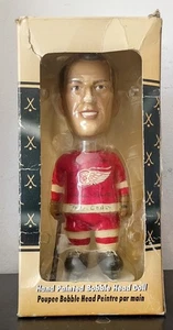2002 GORDIE HOWE DETROIT RED WINGS BOBBLEHEAD DÉDICACÉ, Mr Hockey 1071 buts - Photo 1/9