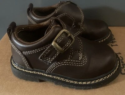 SmartFit 牛津鞋 正装鞋 棕色 防滑 学步儿童 男孩 尺码 6 — 第 1/4 张图片