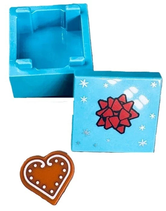 LEGO New Azure Minifigure Gift Box Red Bow Top Dark Orange Gingerbread Heart M22 - Image 1 of 4