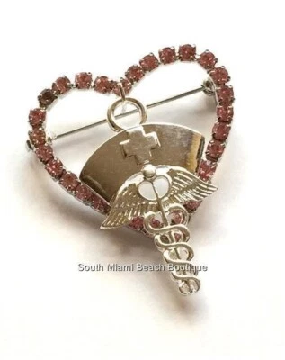 水晶 Caduceus 护理胸针 RN LPN CNA 护士礼物粉色心形银色 — 第 1/4 张图片