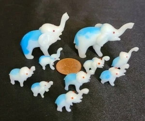 Vintage glass miniature white+ blue elephant family set 10 micro figurine lot #1 - Imagen 1 de 5