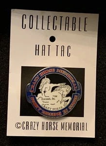 Crazy Horse Memorial Story Telling In Stone Collectible Hat Tac Pin & Card Back - Picture 1 of 5