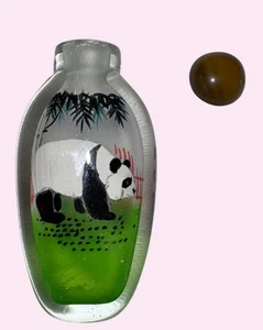Botella panda de vidrio pintada a mano pieza de arte decorativa coleccionable - Imagen 1 de 4