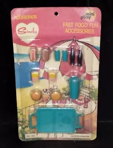 VINTAGE VERY RARE SINDY DOLL ARGENTINA FAST FOOD FUN ACCESSORIES SET MINI PLAY - Picture 1 of 4