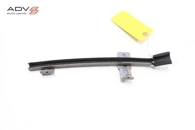 2022-2024 MITSUBISHI OUTLANDER VENTANA TRASERA IZQUIERDA MARCO GUÍA DE CANALES OEM Foto 1 de 4