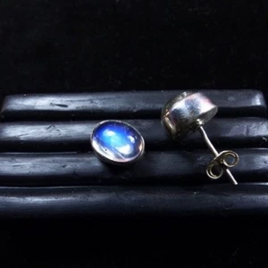 Ein Paar Ohrstecker mit Rainbowmondstein Cabochon 10x8mm, Silber 925 - Picture 1 of 1