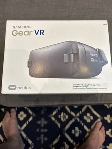 Samsung Gear VR - Picture 1 of 3